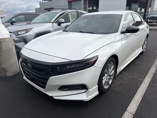 Platinum White Pearl 2019 Honda Accord LX