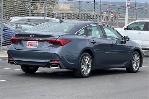 2022 Toyota Avalon XLE