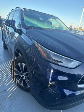 2022 Toyota Highlander Hybrid XLE