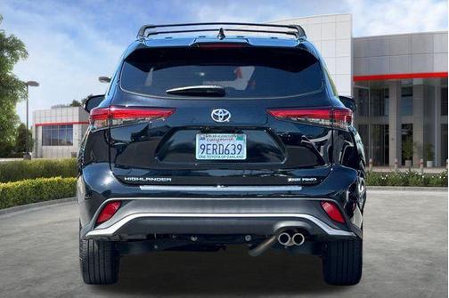 Midnight Black Metallic 2023 Toyota Highlander XSE