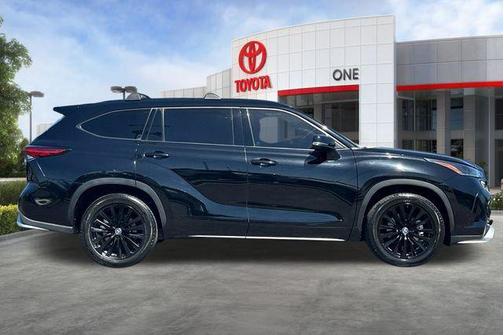 Midnight Black Metallic 2023 Toyota Highlander XSE