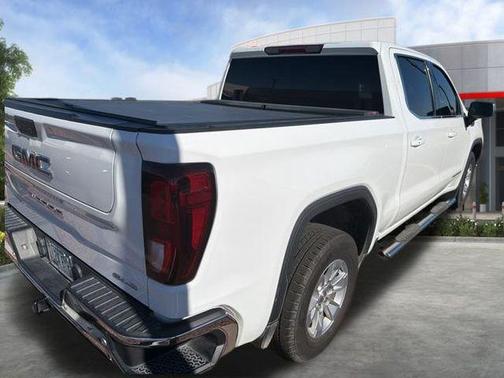2022 GMC Sierra 1500 SLE