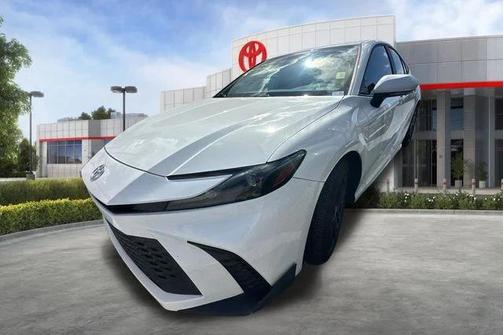Ice Cap 2025 Toyota Camry SE
