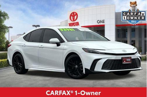 Ice Cap 2025 Toyota Camry SE