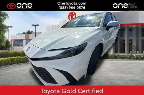 Ice Cap 2025 Toyota Camry SE
