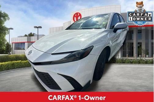 Ice Cap 2025 Toyota Camry SE