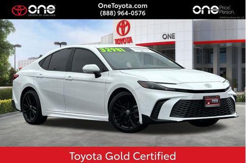 Ice Cap 2025 Toyota Camry SE
