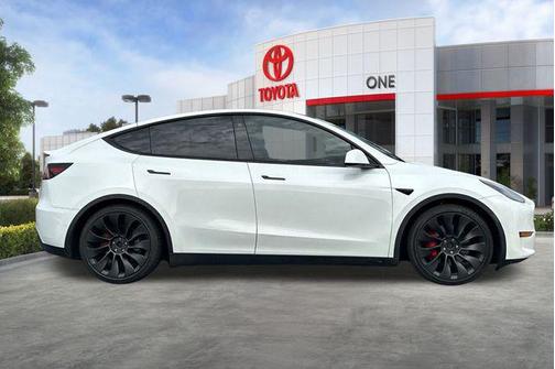 2022 Tesla Model Y Performance Dual Motor All-Wheel Drive