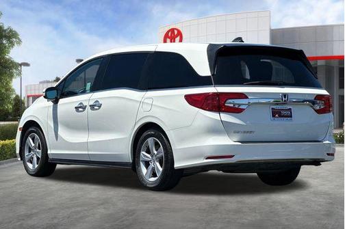 White Diamond Pearl 2018 Honda Odyssey EX-L