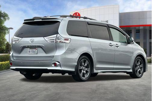 2019 Toyota Sienna SE