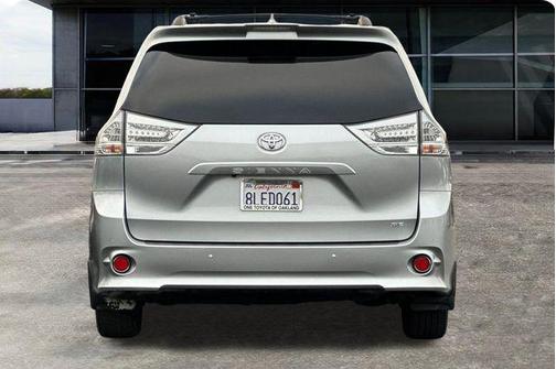 2019 Toyota Sienna SE