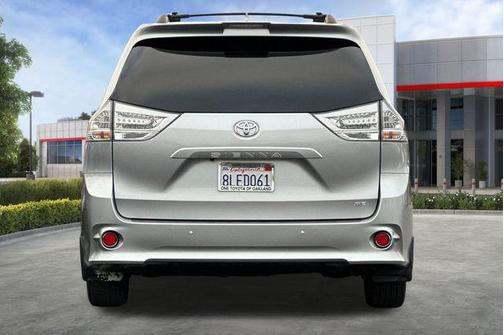 2019 Toyota Sienna SE