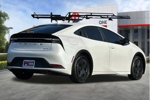 2025 Toyota Prius Plug-In Hybrid SE