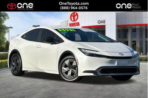 2025 Toyota Prius Plug-In Hybrid SE