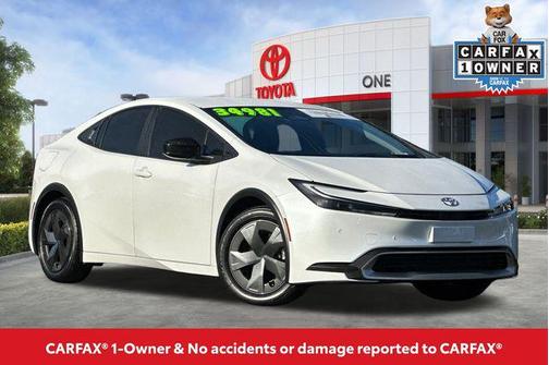 2025 Toyota Prius Plug-In Hybrid SE