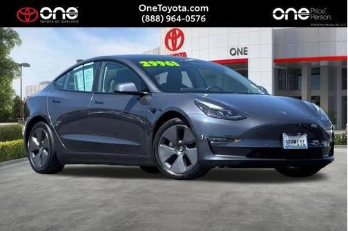 Gray 2022 Tesla Model 3 Long Range