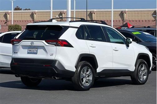 2024 Toyota RAV4 XLE