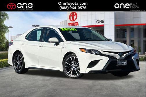 2020 Toyota Camry SE