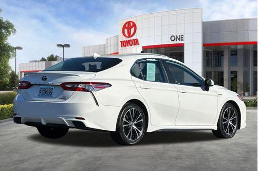 2020 Toyota Camry SE