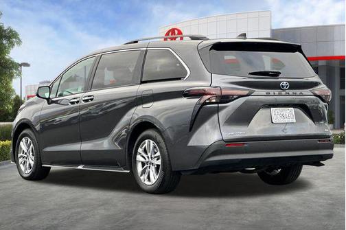 2025 Toyota Sienna XLE