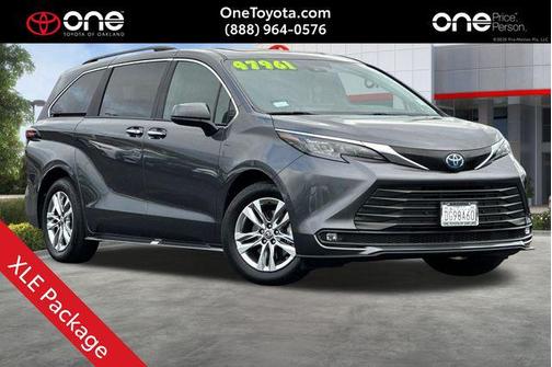 2025 Toyota Sienna XLE