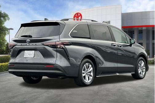 2025 Toyota Sienna XLE