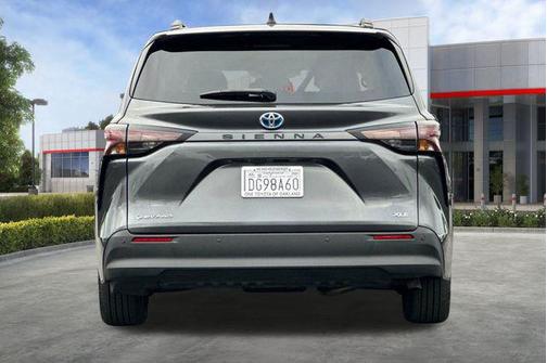2025 Toyota Sienna XLE