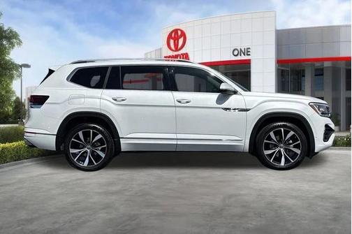 Opal White Pearl 2024 Volkswagen Atlas 2.0T SEL Premium R-Line 4MOTION