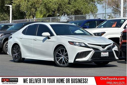 2022 Toyota Camry SE