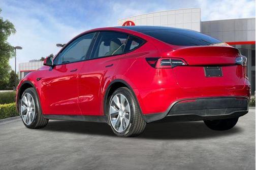 Red Multi-Coat 2021 Tesla Model Y Standard Range Rear-Wheel Drive