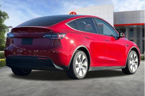 Red Multi-Coat 2021 Tesla Model Y Standard Range Rear-Wheel Drive