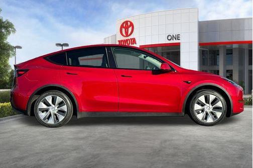 Red Multi-Coat 2021 Tesla Model Y Standard Range Rear-Wheel Drive