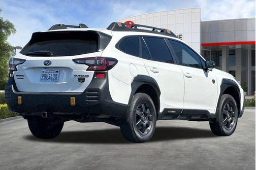 Crystal White Pearl 2023 Subaru Outback Wilderness