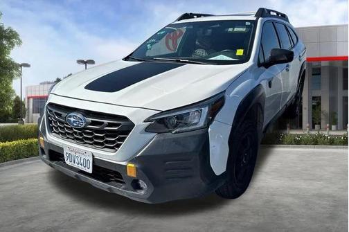 Crystal White Pearl 2023 Subaru Outback Wilderness