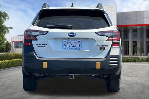 Crystal White Pearl 2023 Subaru Outback Wilderness