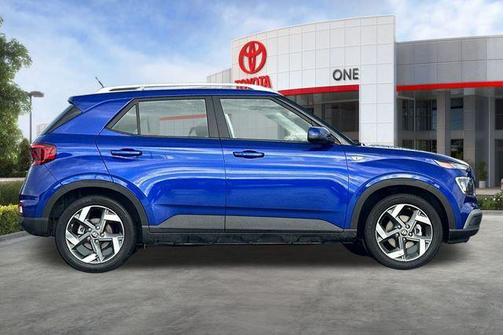 2025 Hyundai VENUE SEL
