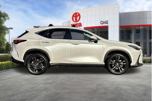 2024 Lexus NX 450h+ Luxury