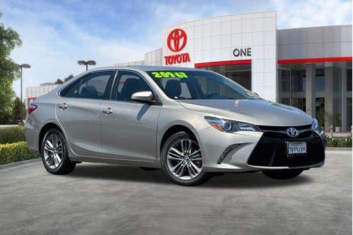 Gold 2015 Toyota Camry SE