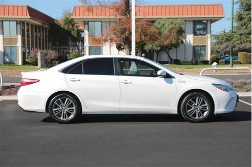 2016 Toyota Camry Hybrid SE
