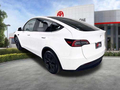 2025 Tesla Model Y Long Range Dual Motor Rear-Wheel Drive