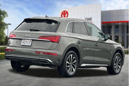 Chronos Gray Metallic 2023 Audi Q5 45 S line Premium Plus