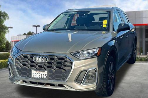 Chronos Gray Metallic 2023 Audi Q5 45 S line Premium Plus