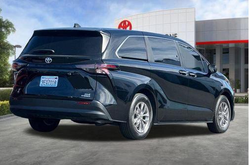 Midnight Black Metallic 2023 Toyota Sienna XLE