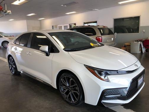 White 2020 Toyota Corolla SE