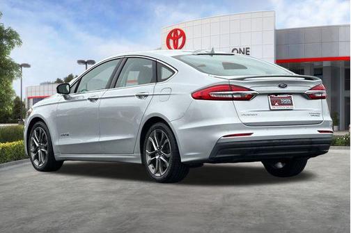 Ingot Silver Metallic 2019 Ford Fusion Hybrid Titanium