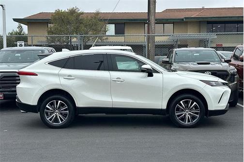 2022 Toyota Venza LE