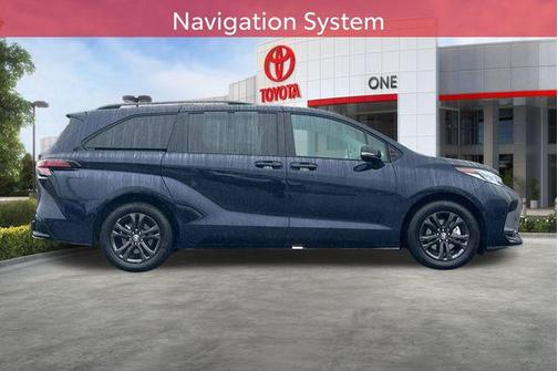 2025 Toyota Sienna XSE 7 Passenger