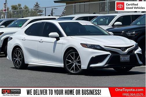 2024 Toyota Camry SE