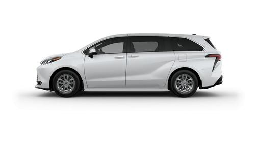 2025 Toyota Sienna XLE 8 Passenger