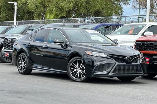 2023 Toyota Camry SE